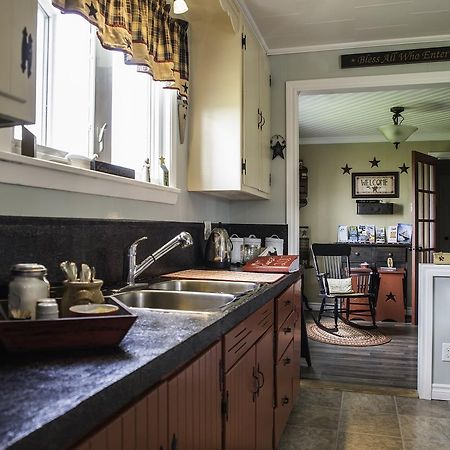 Mama'S By The Sea B&B Clark's Harbour ภายนอก รูปภาพ